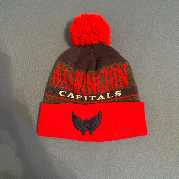 Washington Capitals beanie - Picture 1 of 2